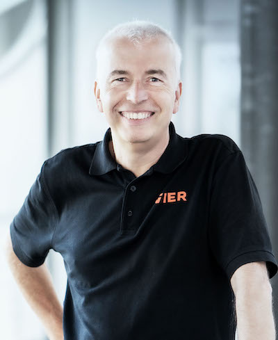 Ralf_Mühlenhöver_VIER_casual_hochformat Ralf_Mühlenhöver_VIER_casual_hochformat
